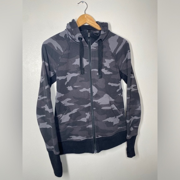 Athleta Triumph Hoodie Zip Up Camo Sweatshirt - Picture 6 of 8